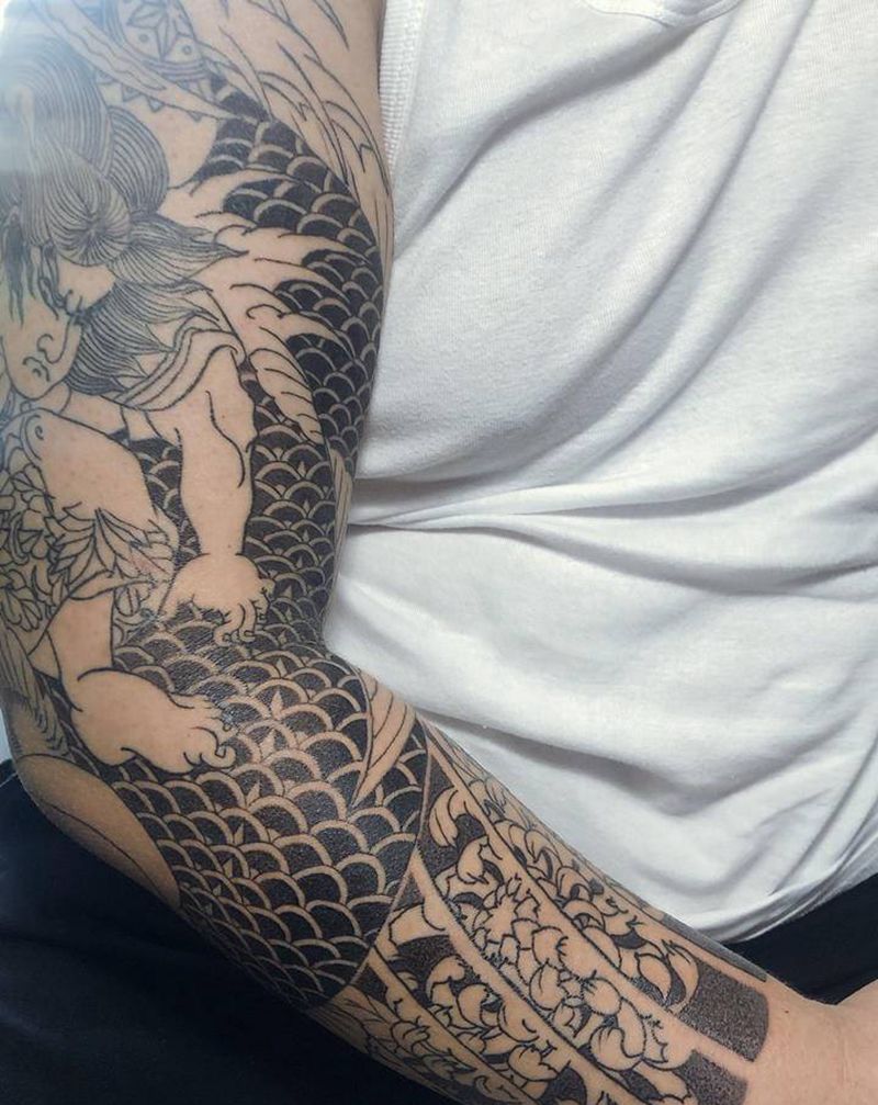 老传统黑灰局部纹身图片_手臂老传统纹身图案