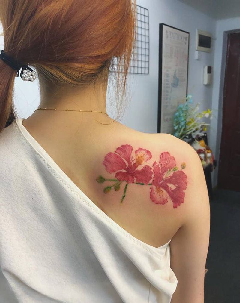 凤凰花纹身图片_肩部纹身图案