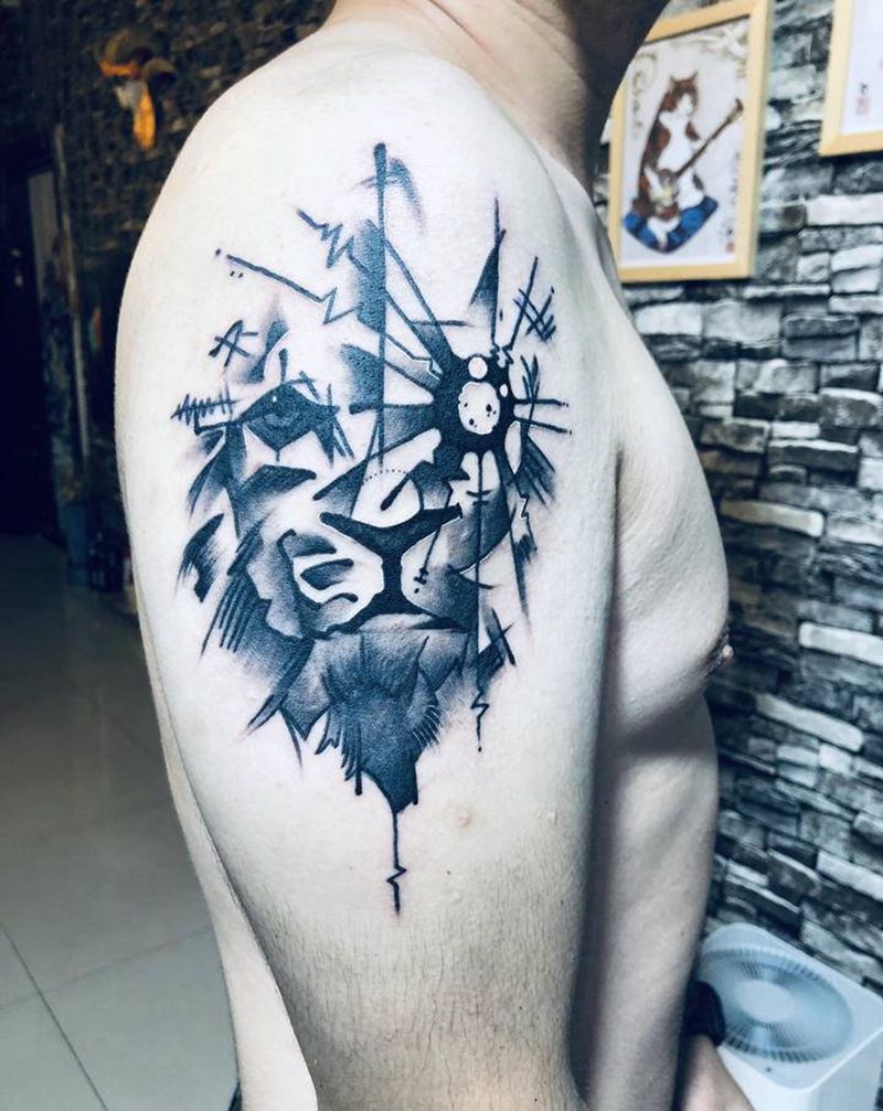 狮子纹身图片_肩部新传统纹身图案