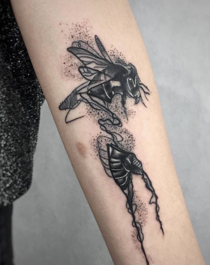 蜂纹身图片_手臂纹身图案