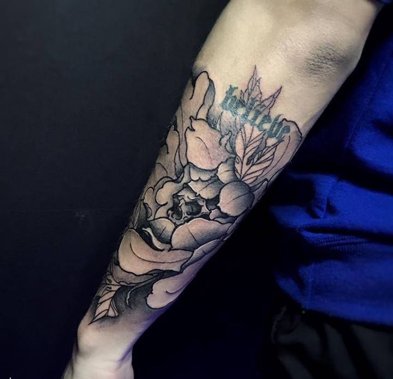 牡丹纹身图片_手部纹身图案