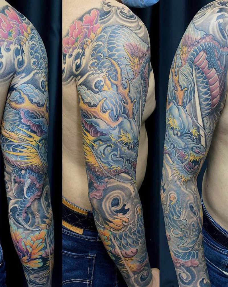 花臂覆盖纹身图片_手臂手部新传统龙牡丹花花臂纹身图案