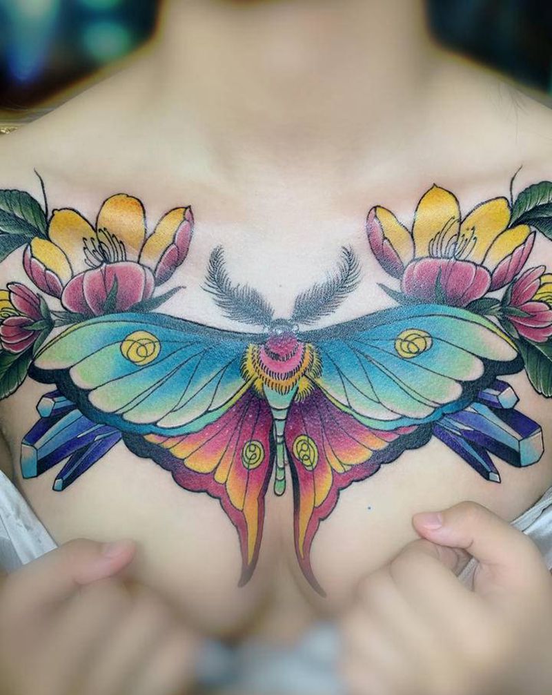 花胸纹身图片_胸部肩部New SchoolOld School蝴蝶樱花花胸纹身图案