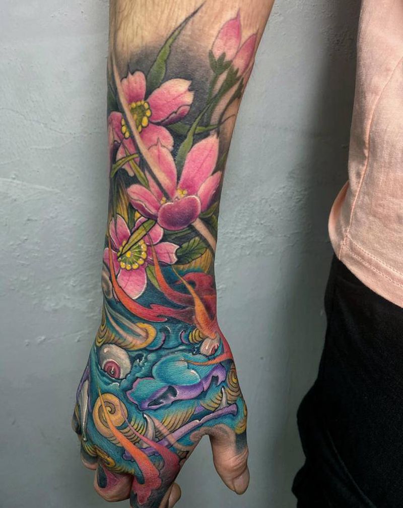 唐狮纹身图片_手臂手部新传统唐狮火焰樱花纹身图案