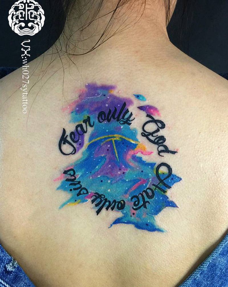 星空纹身图片_背部水彩星空纹身图案