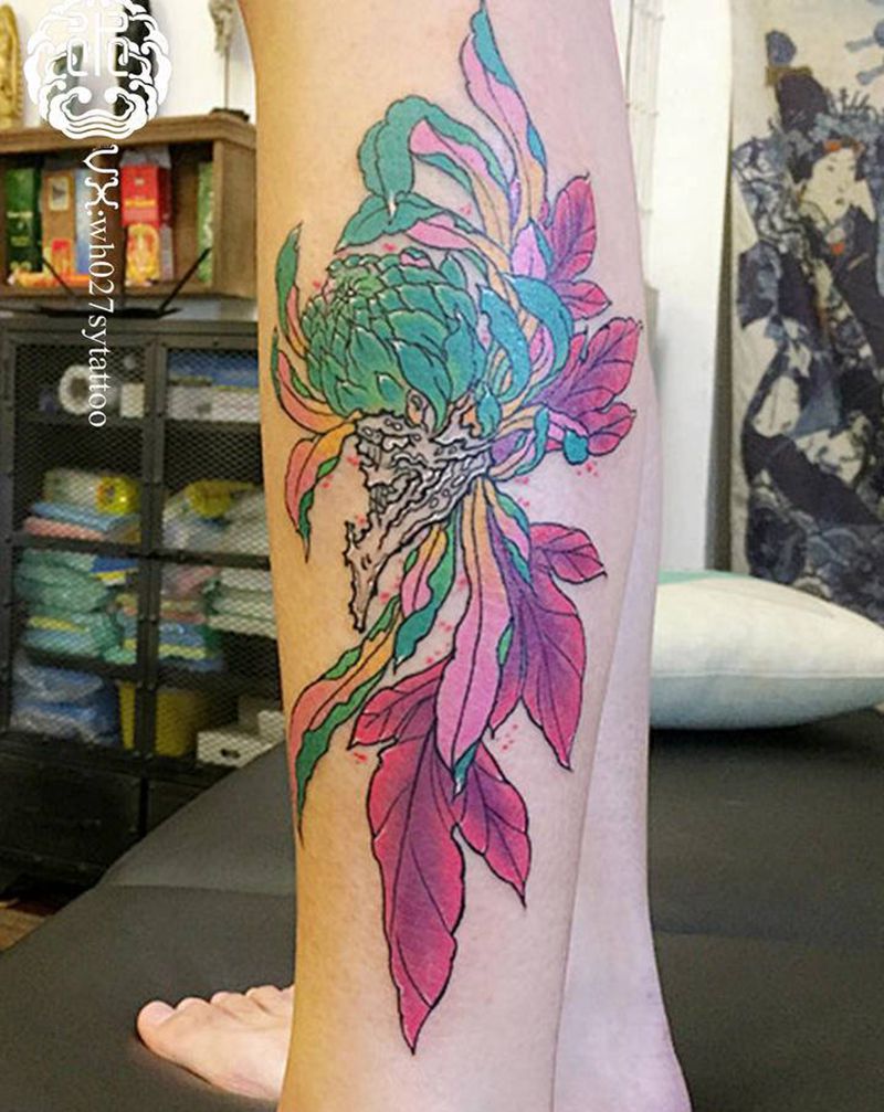菊花怪纹身图片_腿部新传统菊花骷髅纹身图案