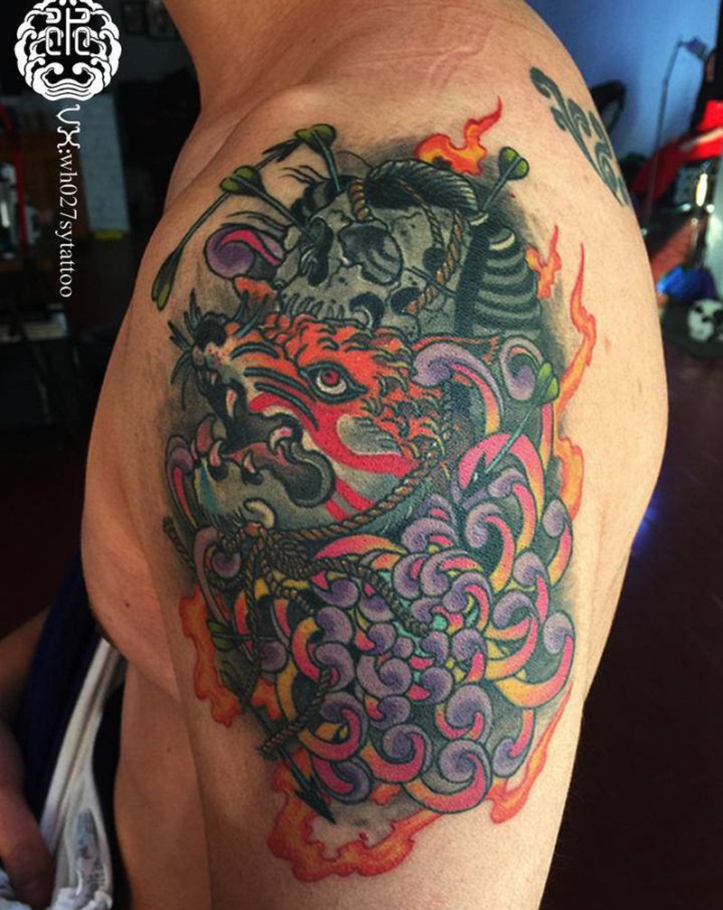 灵狐纹身图片_手臂新传统New School狐狸骷髅菊花纹身图案