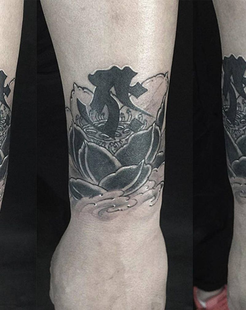 莲花（遮盖）纹身图片_手臂新传统莲花梵文纹身图案