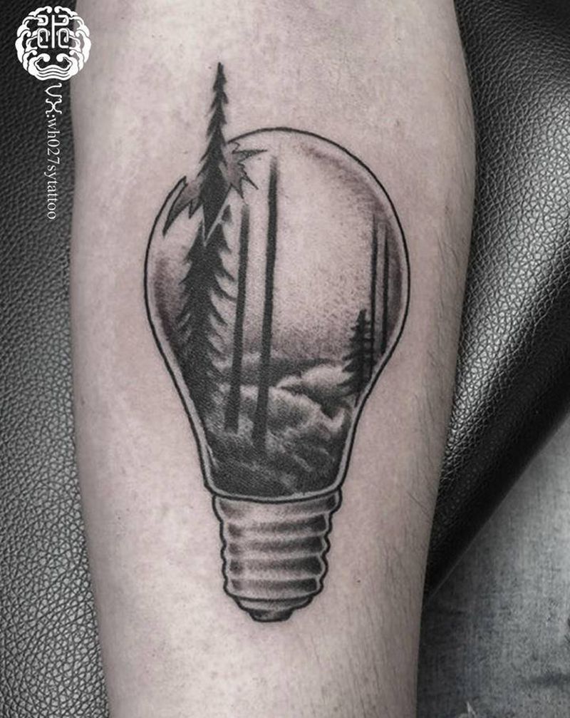 丛林灯泡纹身图片_手臂欧美写实灯泡树林纹身图案