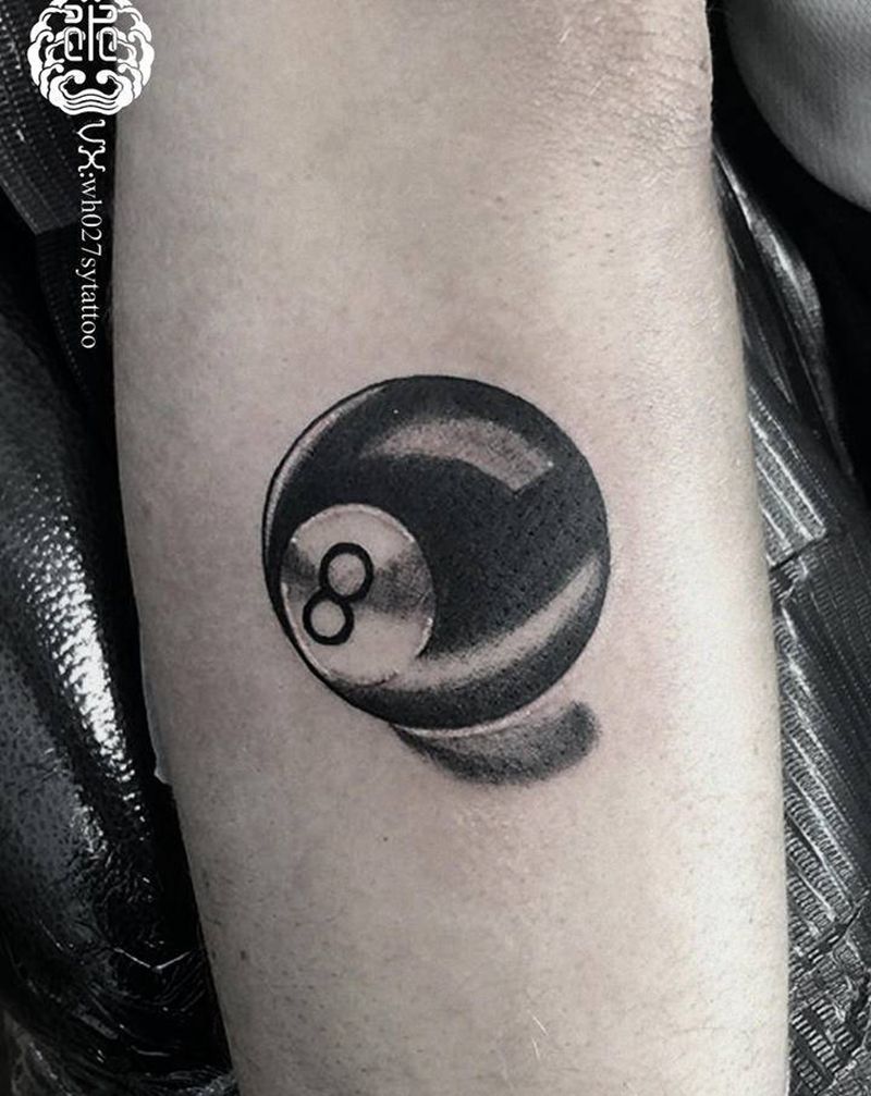 黑八纹身图片_手臂欧美写实黑八台球桌球纹身图案