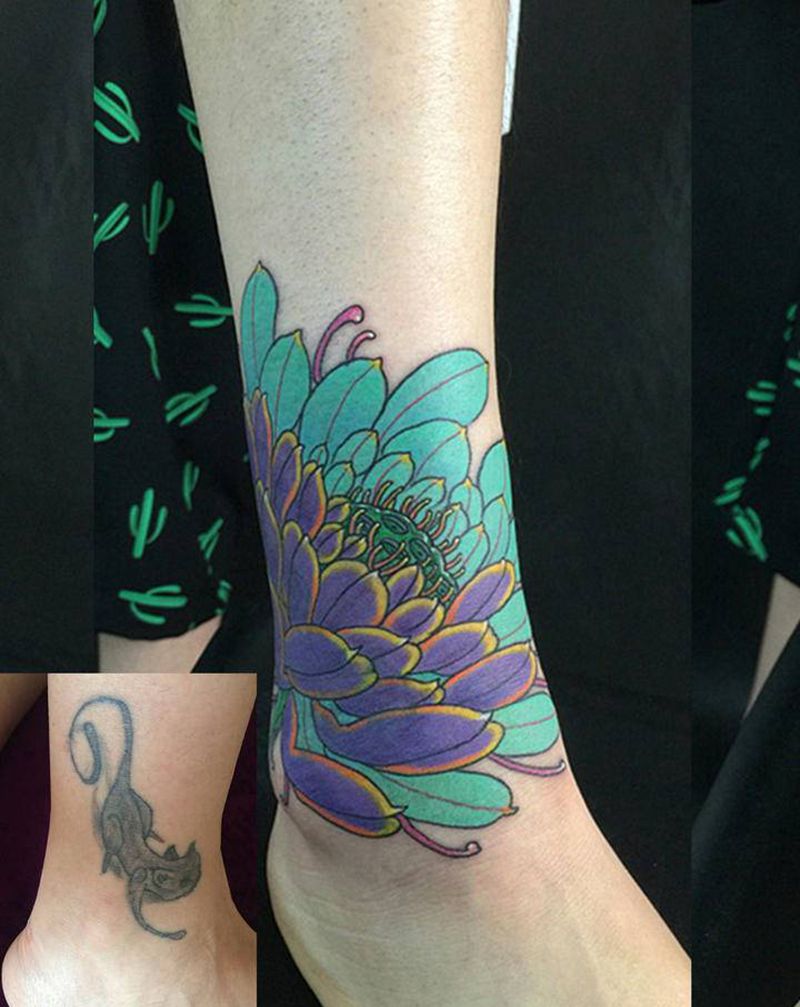 莲花（遮盖）纹身图片_脚部新传统莲花纹身图案