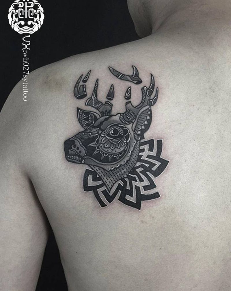 鹿纹身图片_背部图腾鹿鹿头纹身图案