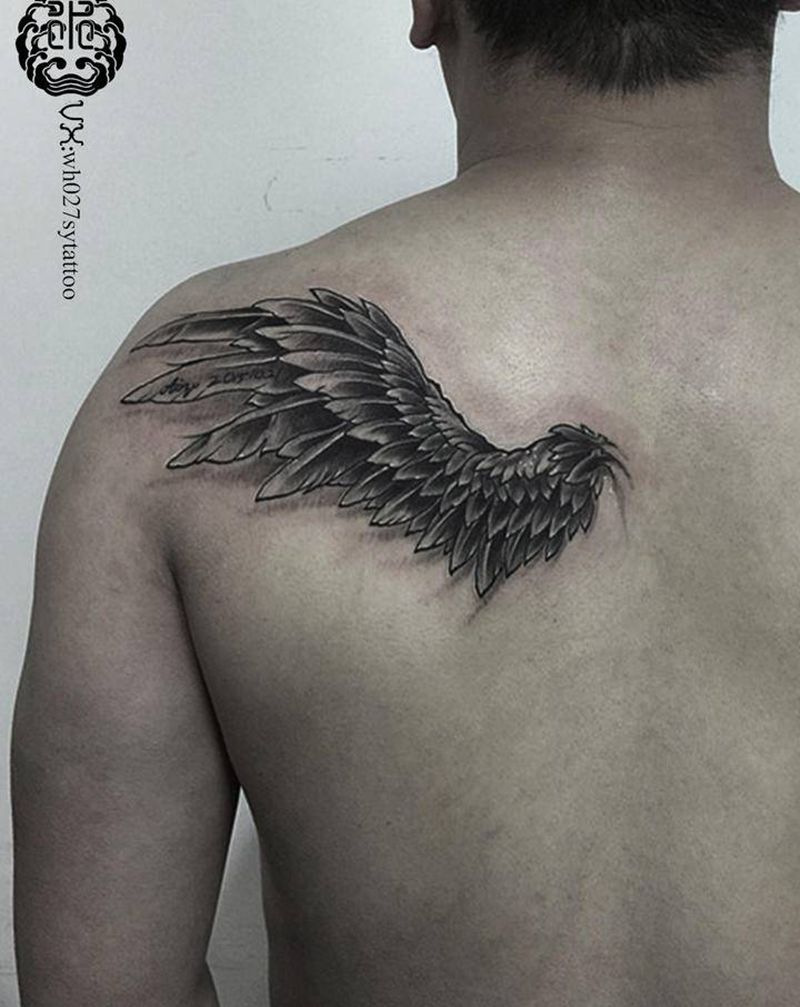 翅膀纹身图片_肩部欧美写实翅膀纹身图案