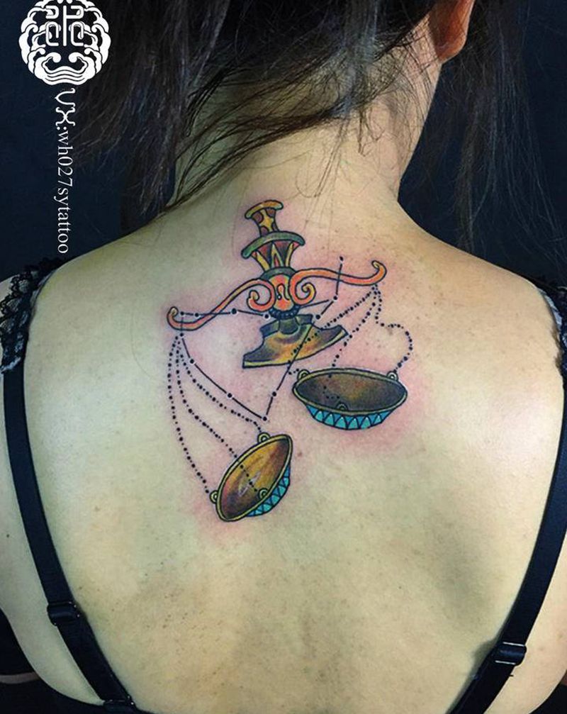 天秤座纹身图片_背部欧美写实天秤天秤座纹身图案