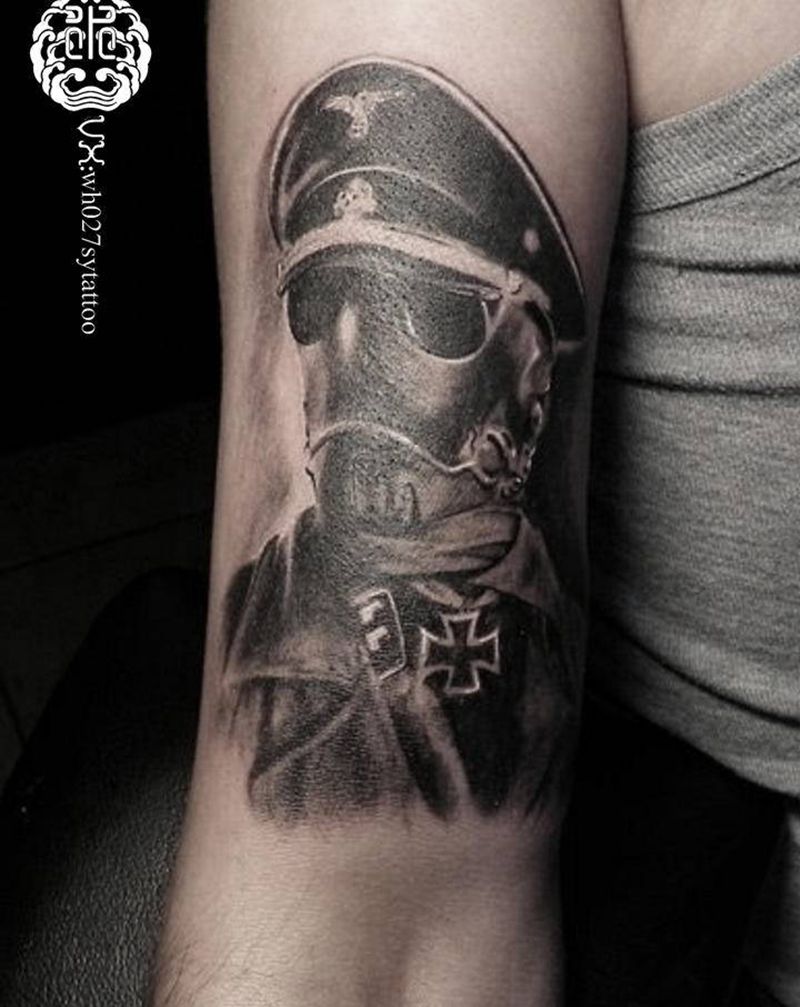 克焰人纹身图片_手臂欧美写实电影纹身图案