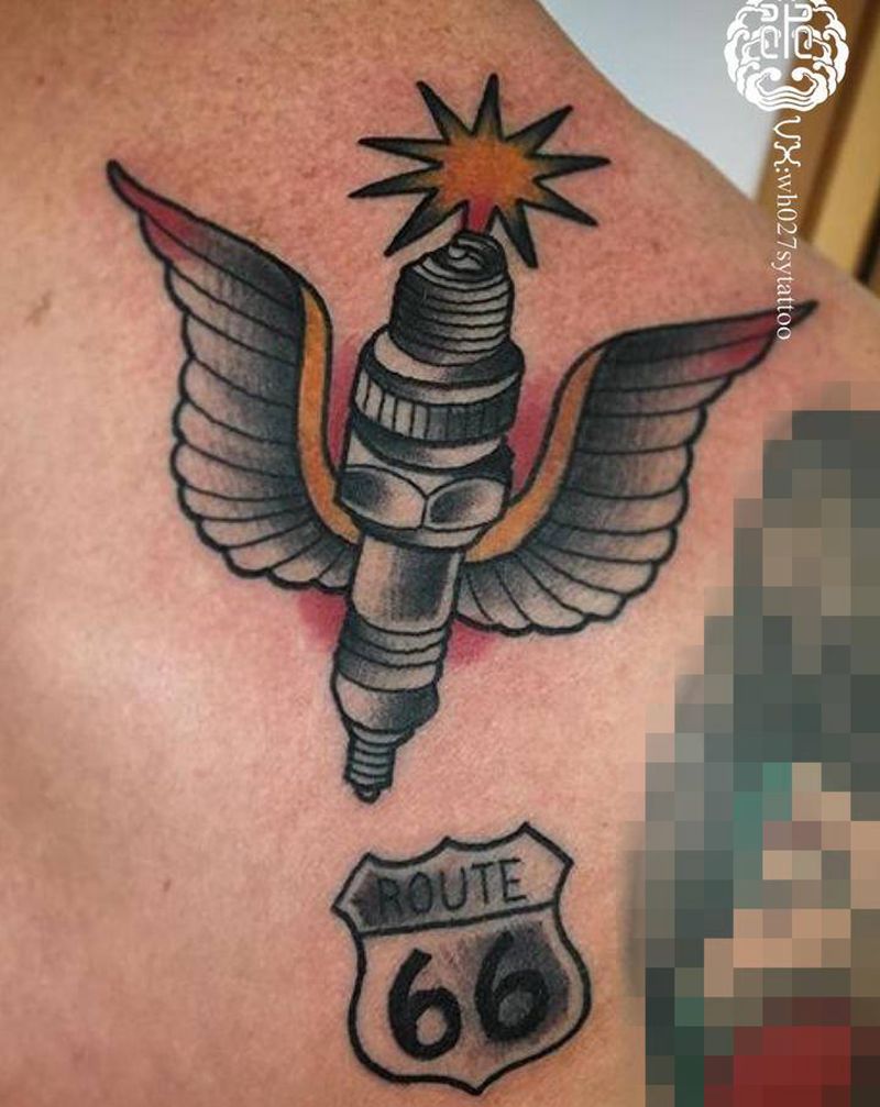 school火花塞纹身图片_肩部Old School火花塞赛车摩托纹身图案