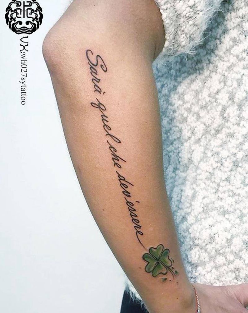 四叶草纹身图片_手臂花体字水彩花四叶草幸运草纹身图案