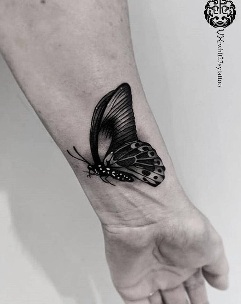 蝴蝶纹身图片_手臂欧美写实蝴蝶纹身图案