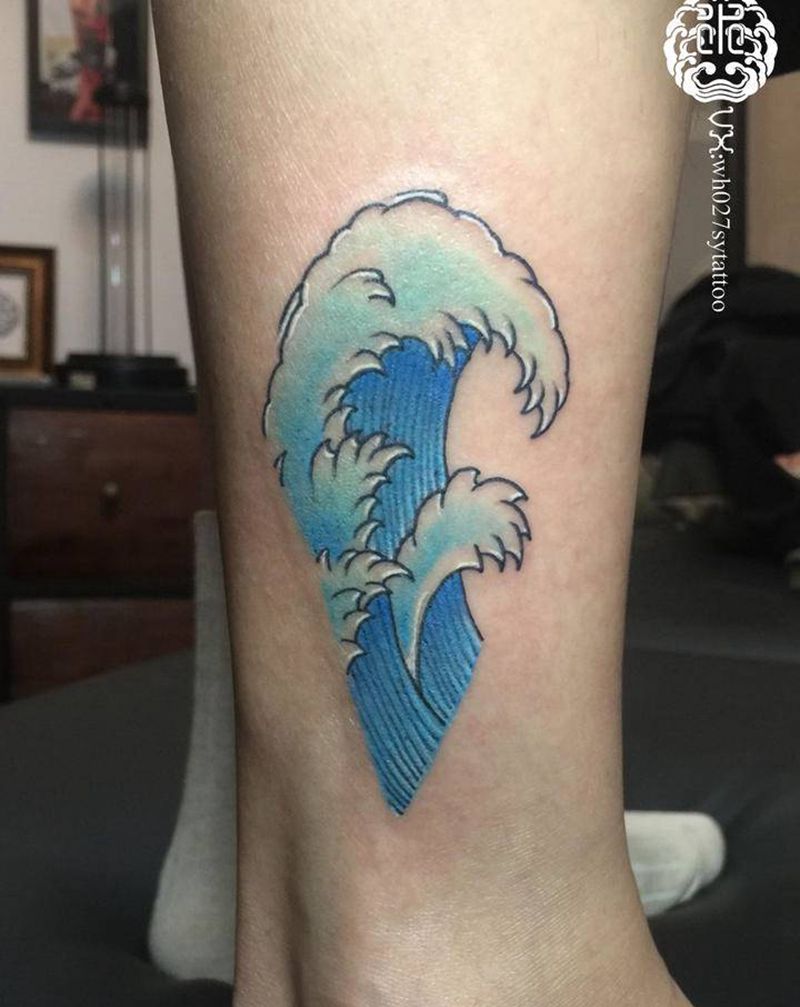 海浪纹身图片_腿部新传统水水浪浪纹身图案