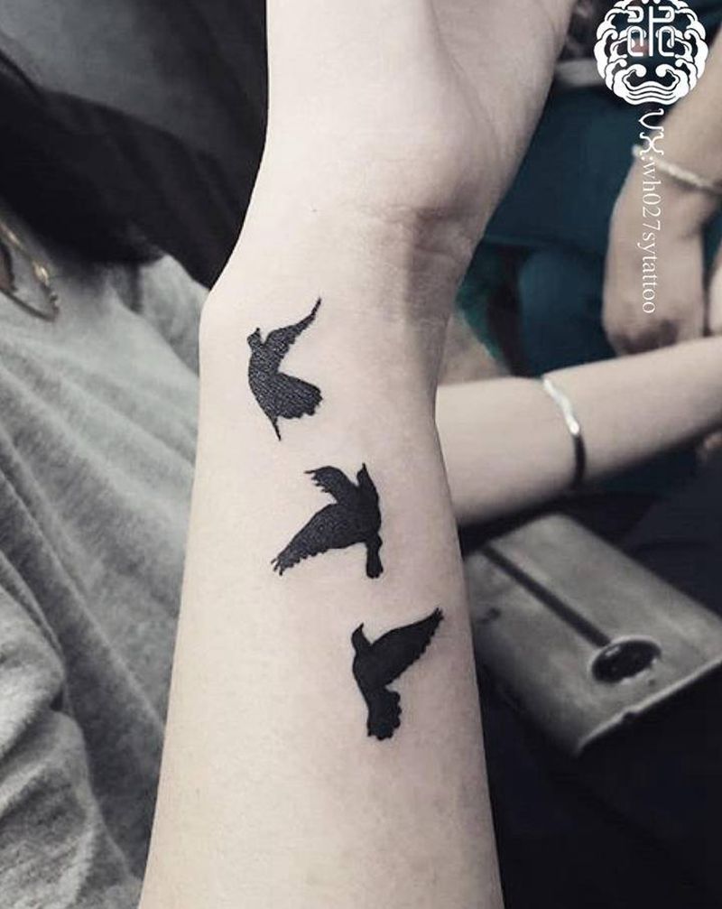 小鸟纹身图片_手臂图腾鸟纹身图案