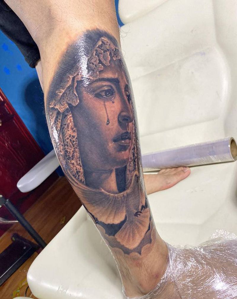 圣母纹身图片_腿部欧美写实纹身图案