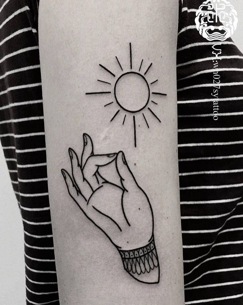 佛手纹身图片_手臂新传统佛手手太阳纹身图案