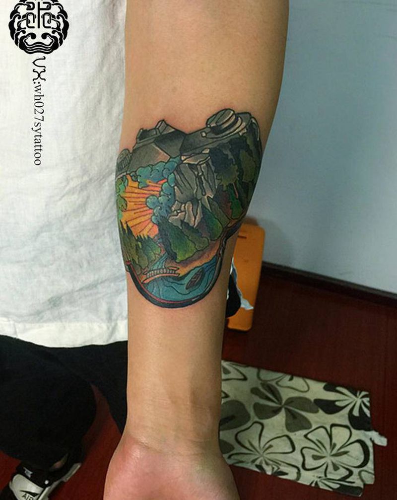 school相机纹身图片_手臂New School照相机相机纹身图案