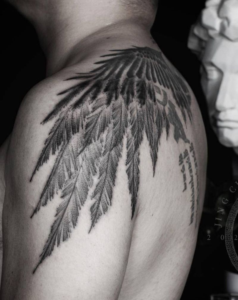 翅膀添加纹身图片_颈部欧美写实纹身图案