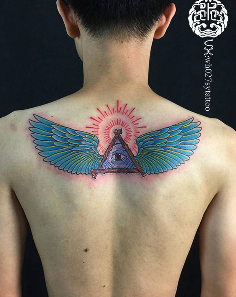 上帝之眼纹身图片_背部New School上帝之眼翅膀眼睛纹身图案