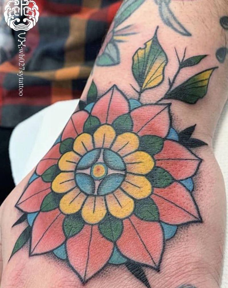 school曼陀罗纹身图片_手部New School曼陀罗纹身图案