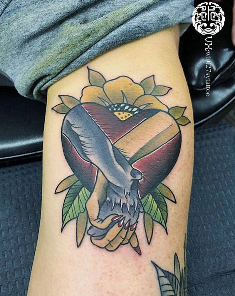 与狼共舞纹身图片_手臂New School狼手纹身图案