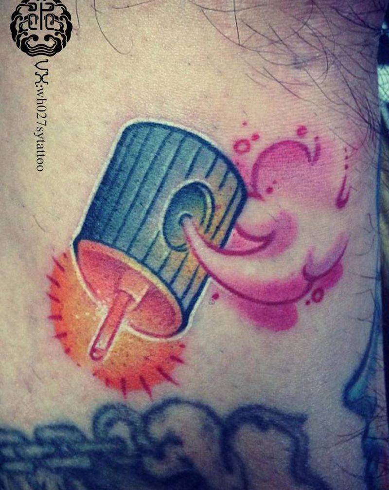 涂鸦喷瓶嘴纹身图片_腿部New School涂鸦纹身图案