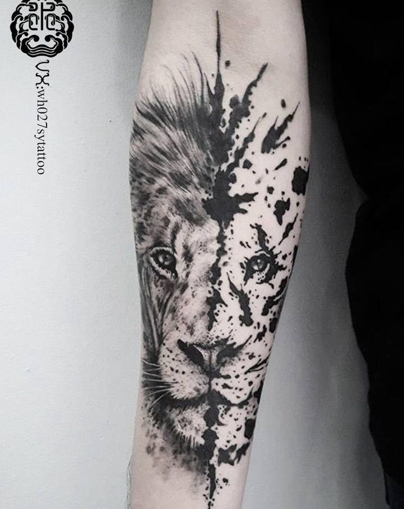 狮子纹身图片_手臂水墨欧美写实狮子纹身图案