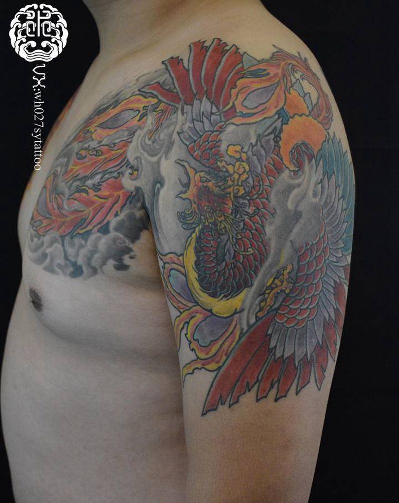 半甲凤凰纹身图片_手臂胸部新传统凤凰纹身图案