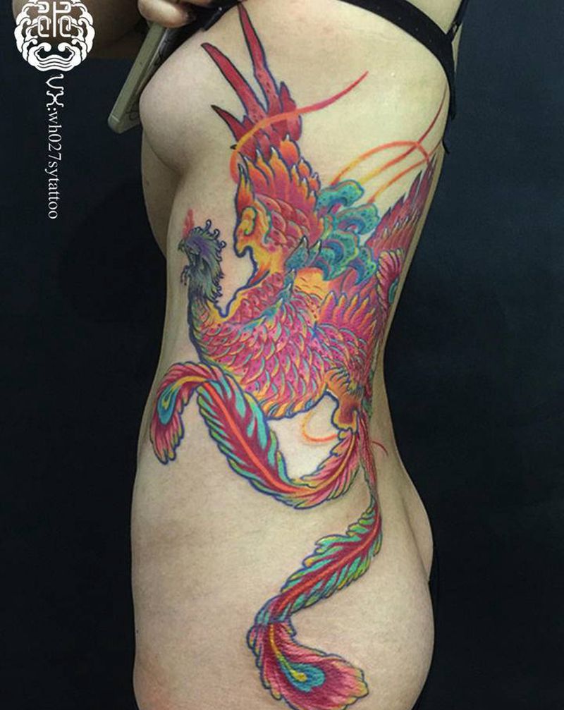 粉凤凰纹身图片_腰部背部新传统凤凰纹身图案