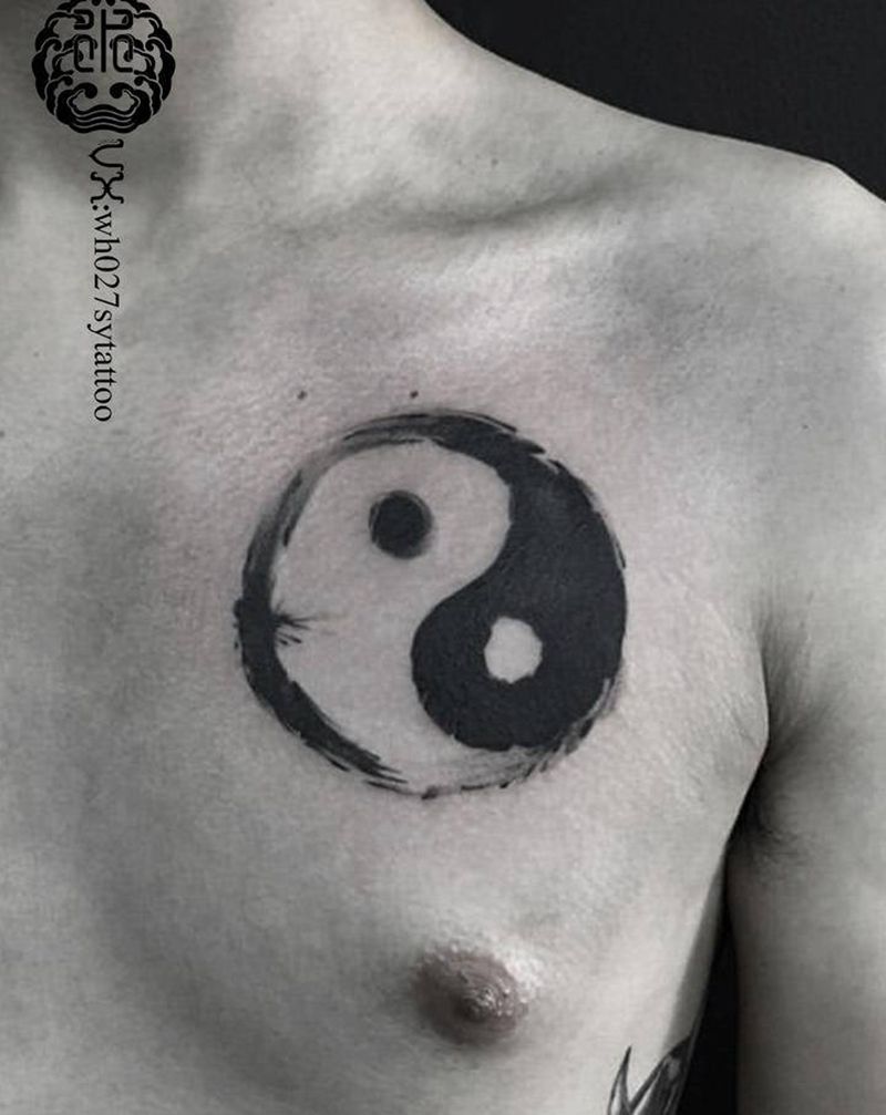 八卦纹身图片_胸部水墨八卦纹身图案