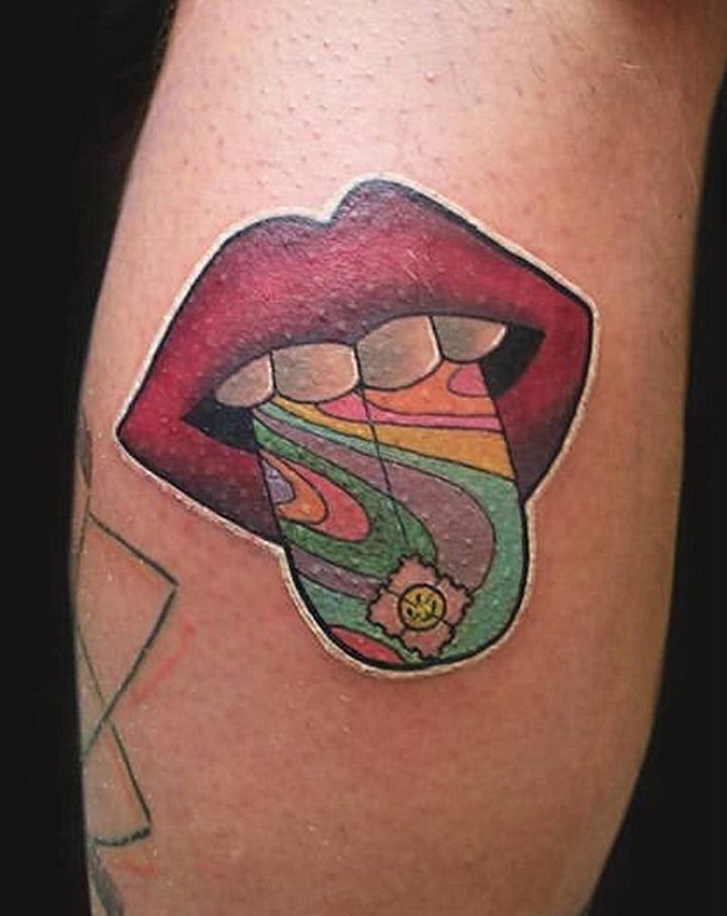 红唇纹身图片_腿部New School嘴唇舌头红唇纹身图案