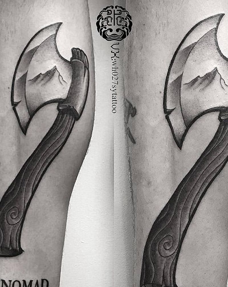 开山斧纹身图片_腿部欧美写实斧子纹身图案