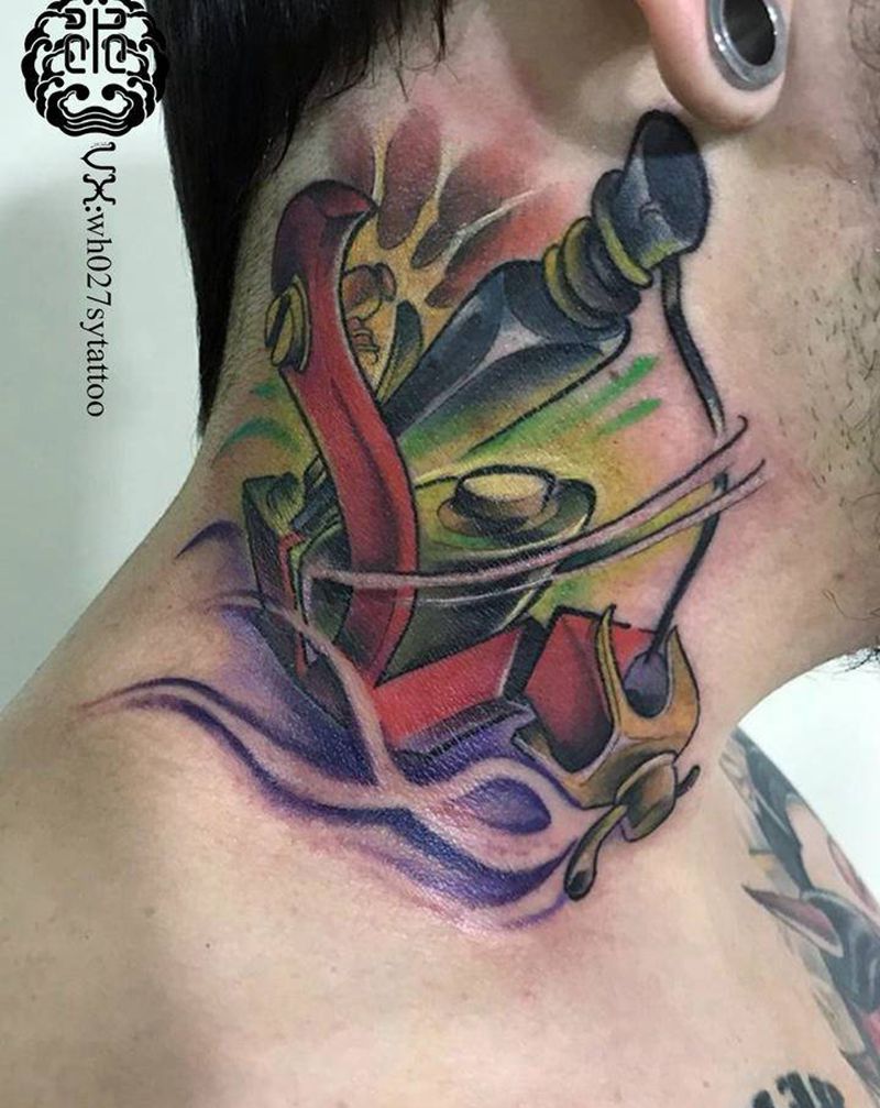 纹身机纹身图片_颈部New School纹身图案