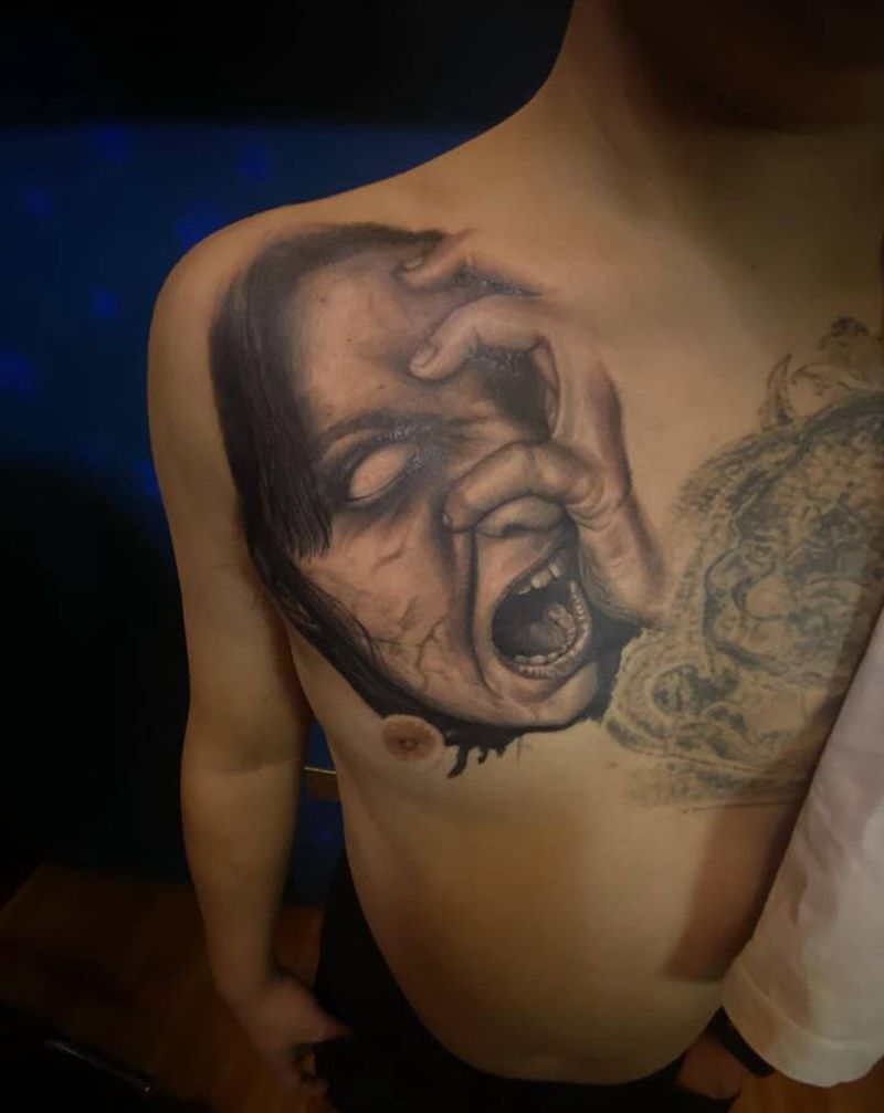 暗黑写实！纹身图片_胸部欧美写实纹身图案