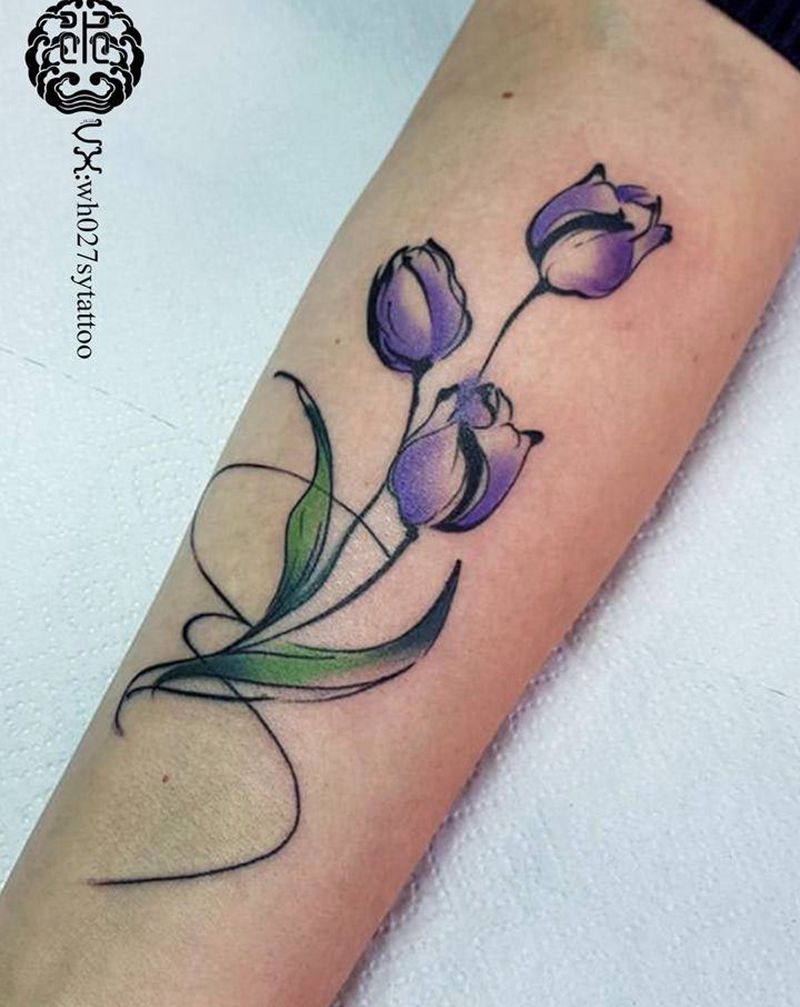 郁金香纹身图片_手臂水彩郁金香纹身图案