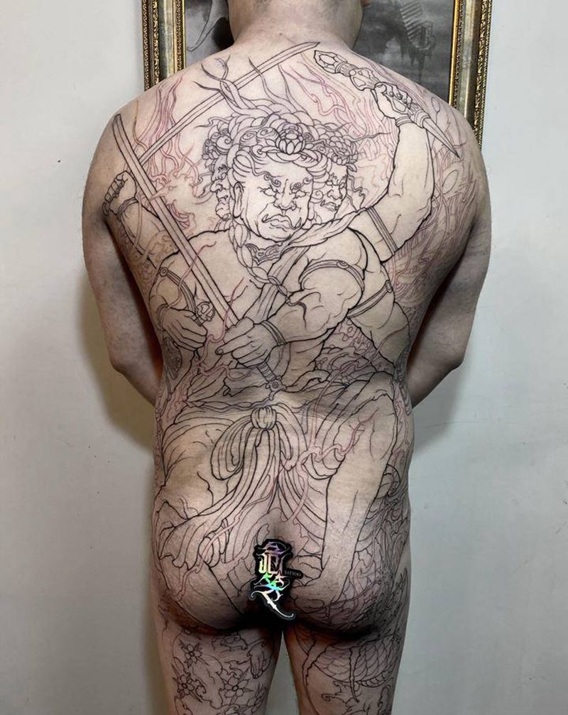 不动明王纹身图片_臀部背部新传统不动明王龙纹身图案