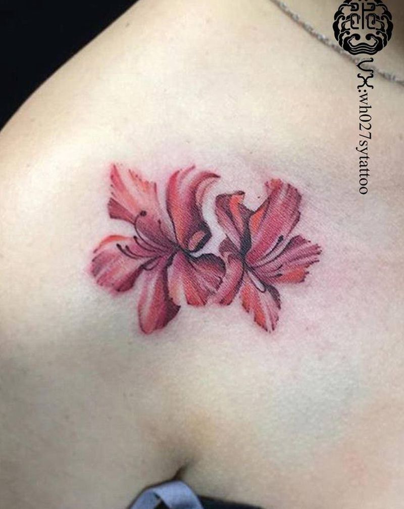 羊蹄甲纹身图片_胸部水彩羊蹄甲纹身图案