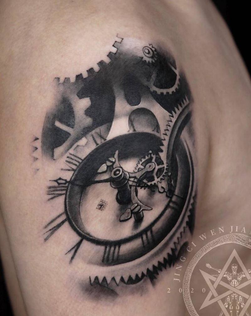 时钟纹身图片_肩部欧美写实纹身图案