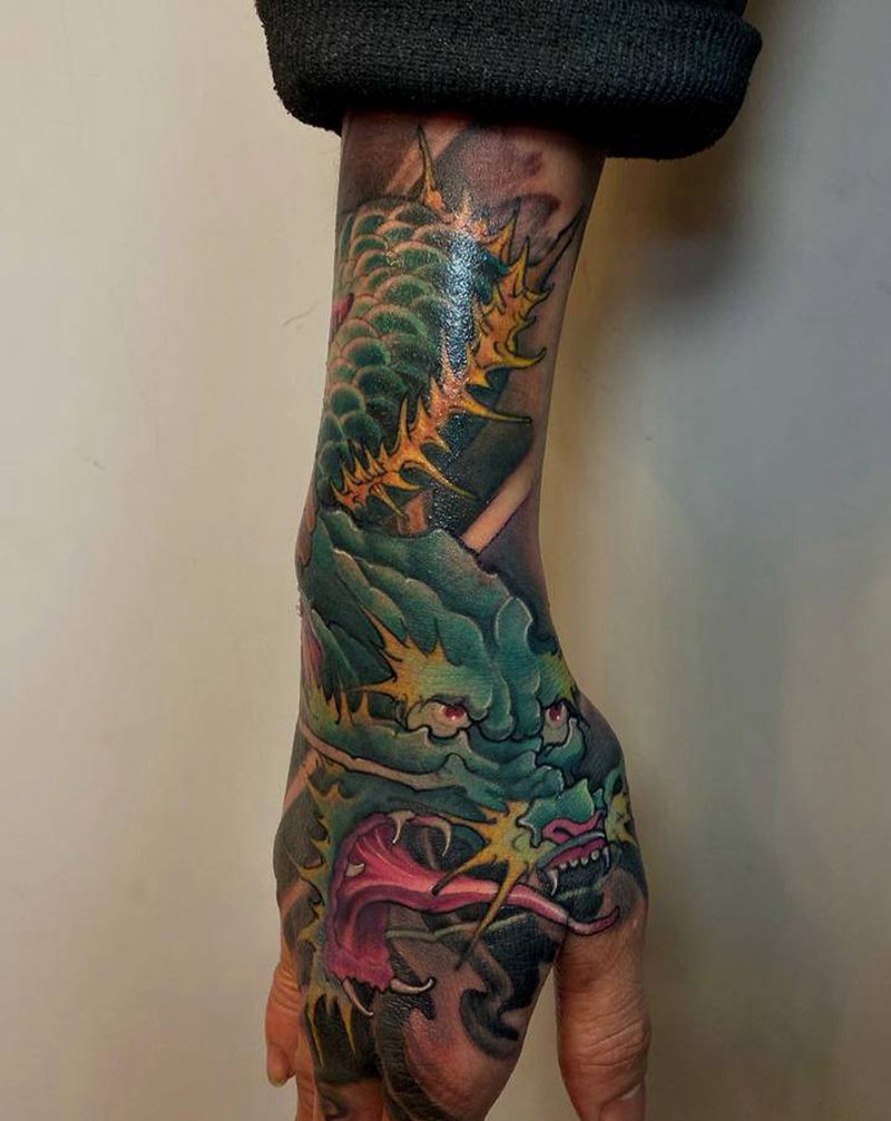 手面作品纹身图片_手臂手部新传统龙手面手背纹身图案