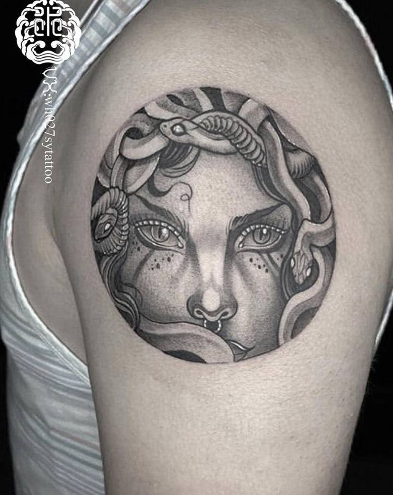 美杜莎纹身图片_手臂欧美写实美杜莎纹身图案