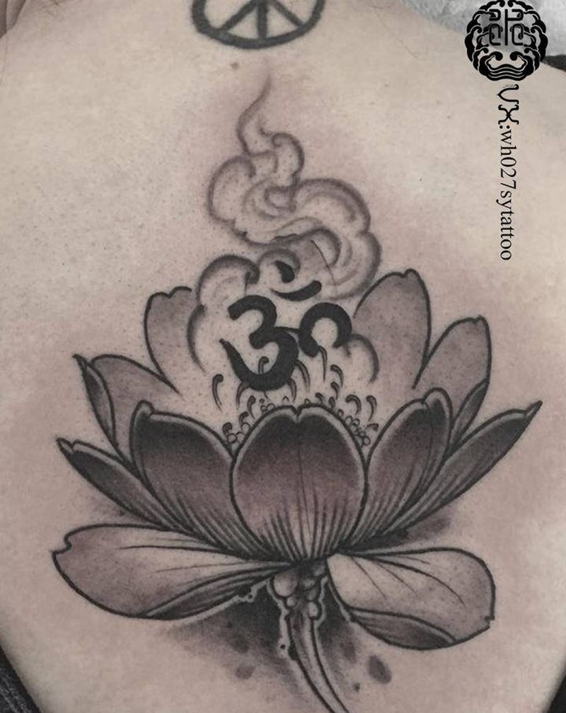 om莲花纹身图片_背部新传统莲花瑜伽om纹身图案