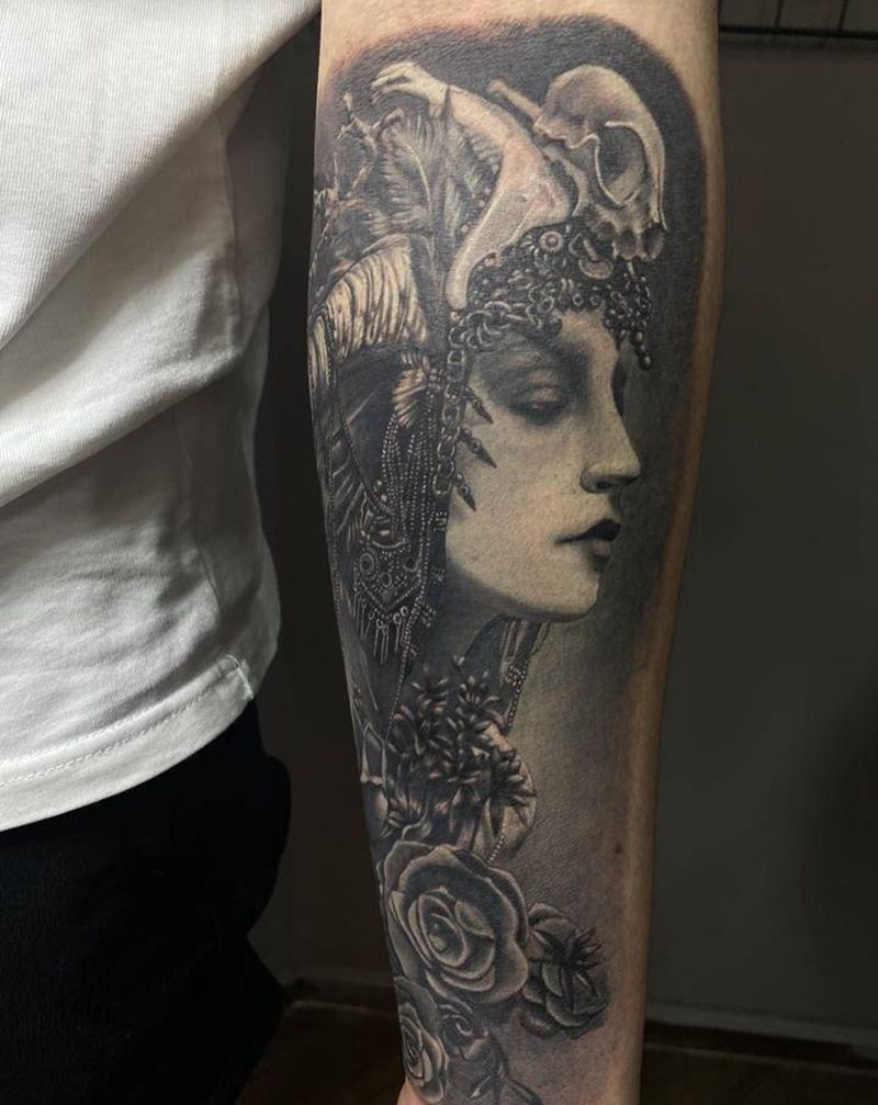 羊女纹身图片_手部欧美写实纹身图案