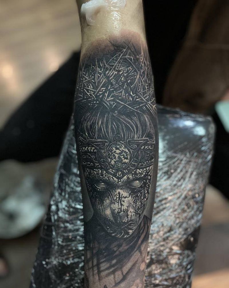 凝视纹身图片_手臂欧美写实纹身图案