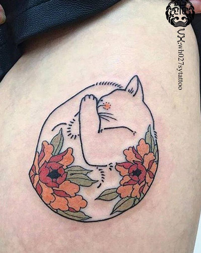 猫纹身图片_腿部老传统猫牡丹纹身图案